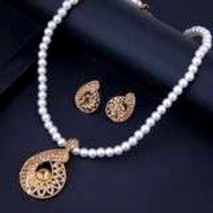 Eye Catching Gold Plated Pearl  Necklace Set